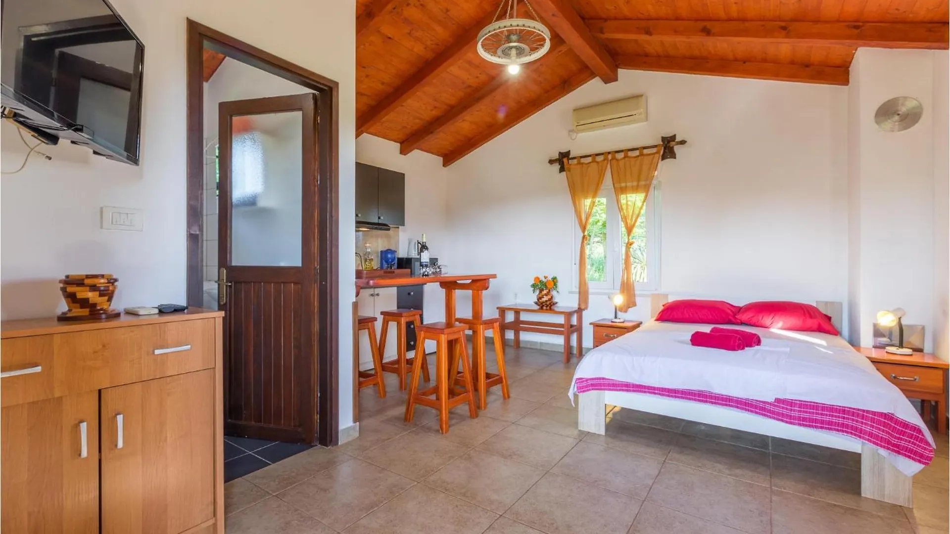 Nice Studio In Pula With Kitchen Κροατία